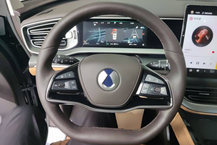 Used Denza D9 2024 DM-i 980 Four-Wheel Drive Prestige Model
