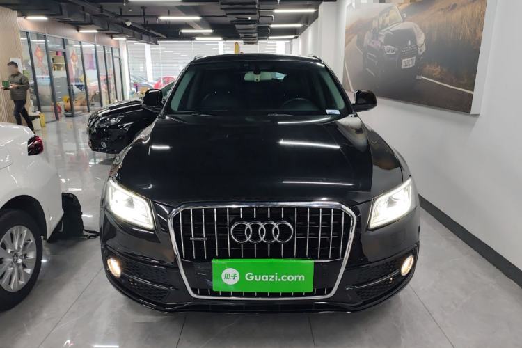 Used Audi Q5 2017 Plus 40 TFSI Ambition Model
