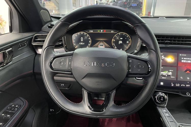 Used Lynk & Co 05 2020 2.0TD Four-Wheel Drive HypeHalo
