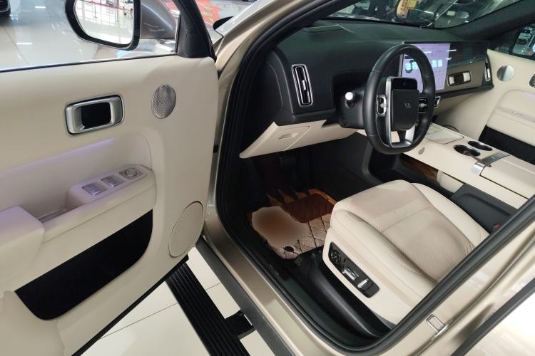 Used Li Auto L8 2023 Max model
