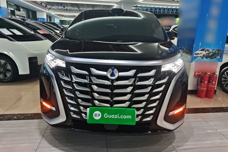 Used Denza D9 2025 DM-i Smart Drive 1020 Four-Wheel Drive Deluxe Model
