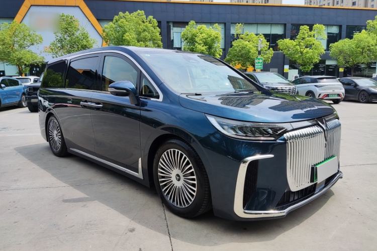 Used VOYAH Dream 2025 PHEV Four-Wheel-Drive Flagship Kunpeng Edition
