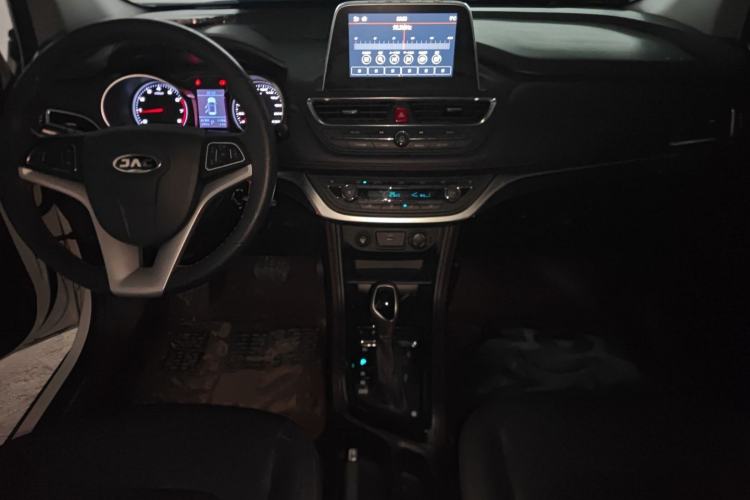 Used  Refine S3 2018 Custom Edition 1.6L CVT Luxury Smart Model
