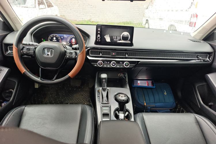 Used Honda Civic 2023 240TURBO CVT Dynamic · Center Stage Special Edition