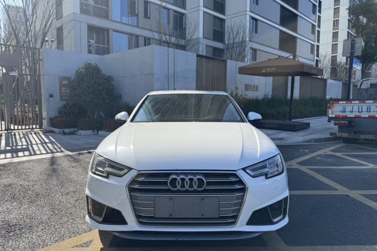 Used Audi A4L 2019 40 TFSI Fashion Edition China VI Emission Standard