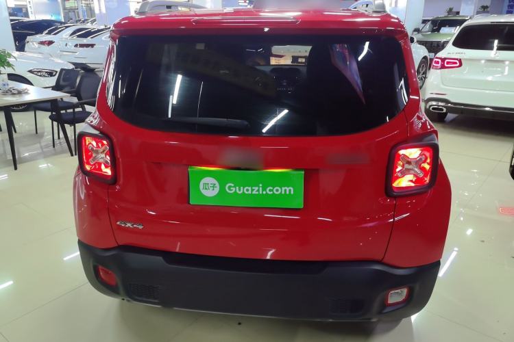 Used  Renegade 2019 220T Automatic Elite Edition
