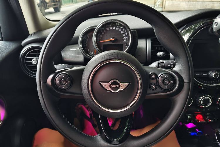 Used  MINI 2016 1.5T COOPER Five-Door Edition
