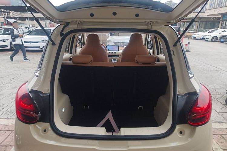 Used Wuling Bingo PLUS 2024 330 km Range Five-Seater Version
