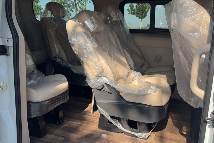 Used Iveco Fidato 2023 B33 Commercial Bus 2.0T 110 kW Manual Transmission Starlight Edition High Roof
