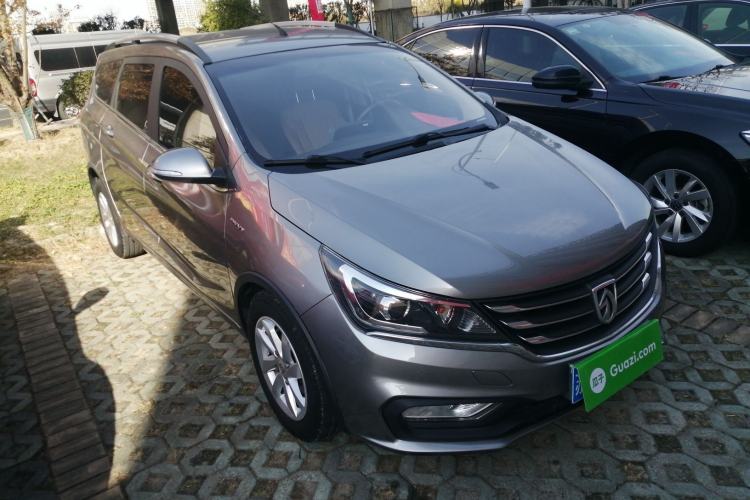 Used Baojun 310W 2017 1.5L Manual Fashion Model China V
