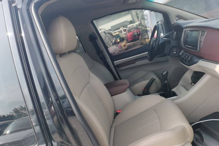 Used FORTHING Lingzhi 2019 M5L 1.6L 7-Seater Luxury Model China VI Standard

