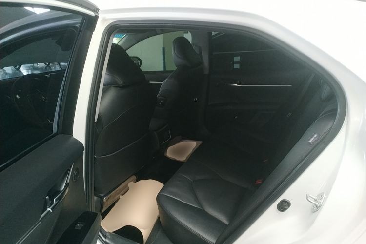 Used Toyota Camry 2021 2.0G Luxury Edition
