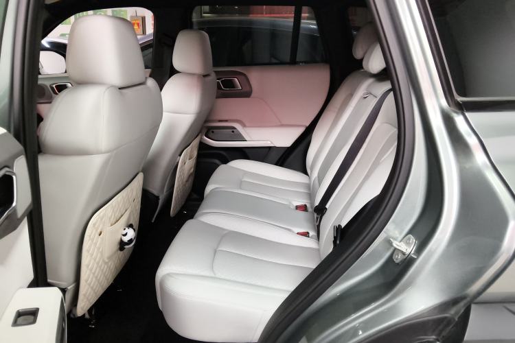 Used  Titanium 3 2025 501 km All-Wheel Drive Intelligent Driving Max Edition
