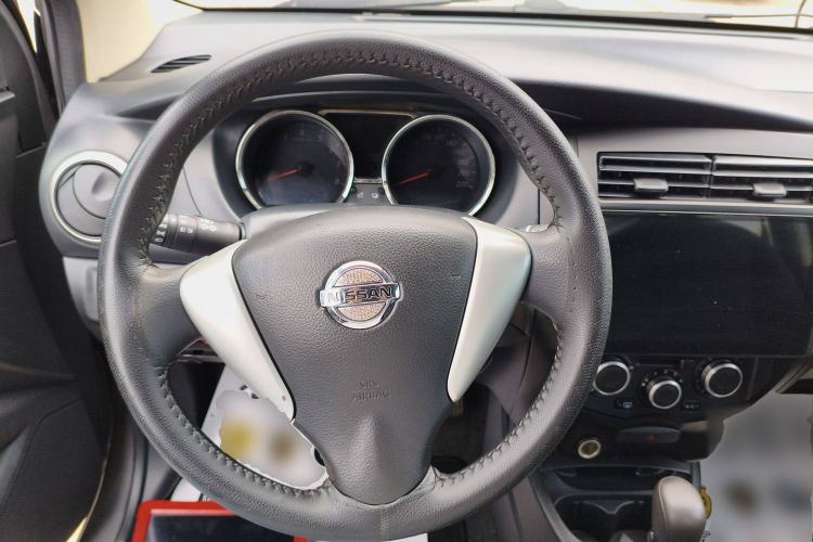 Used Nissan Livina 2013 1.6XL CVT Luxury Edition