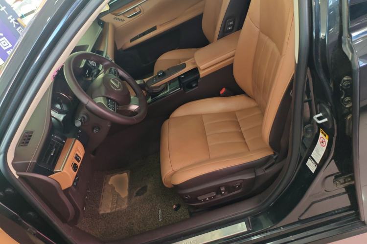 Used Lexus ES 2015 300h Luxury Edition
