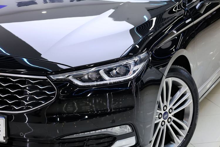 Used Ford Taurus 2019 EcoBoost 245 Vignale Deluxe Edition
