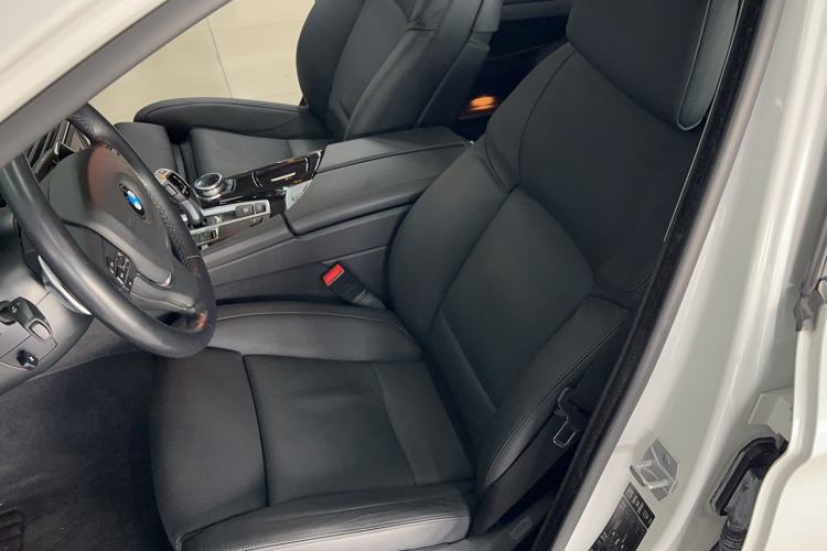 Used BMW 5 Series 2014 535Li Leading Model
