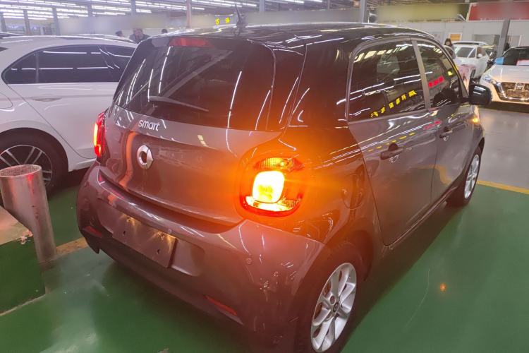 Used  forfour 2016 1.0L 52 kW Dynamic Edition
