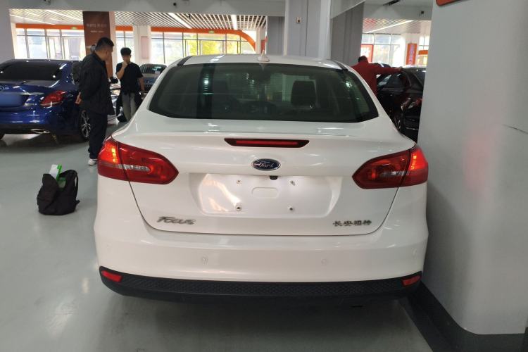 Used Ford Focus 2018 Sedan Classic 1.6L Automatic Trendy SmartDrive Edition
