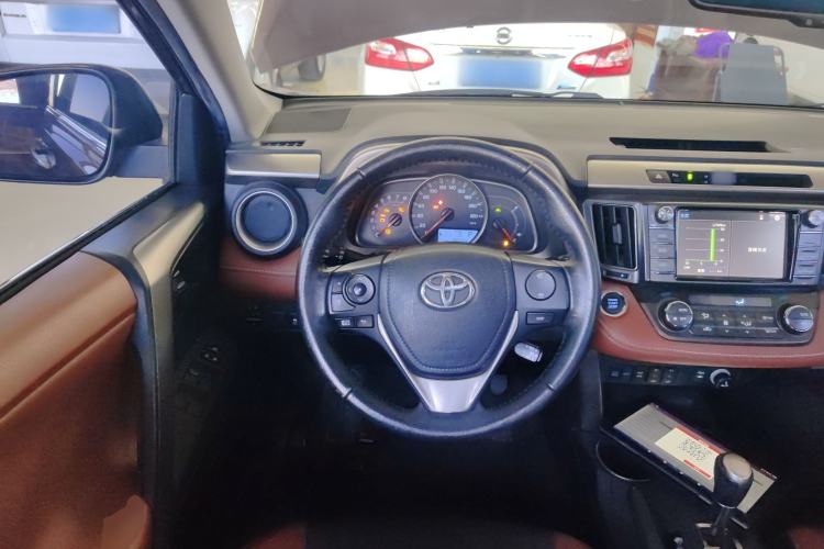 Used Toyota RAV4 2015 2.5L Automatic 4x4 Elite Edition
