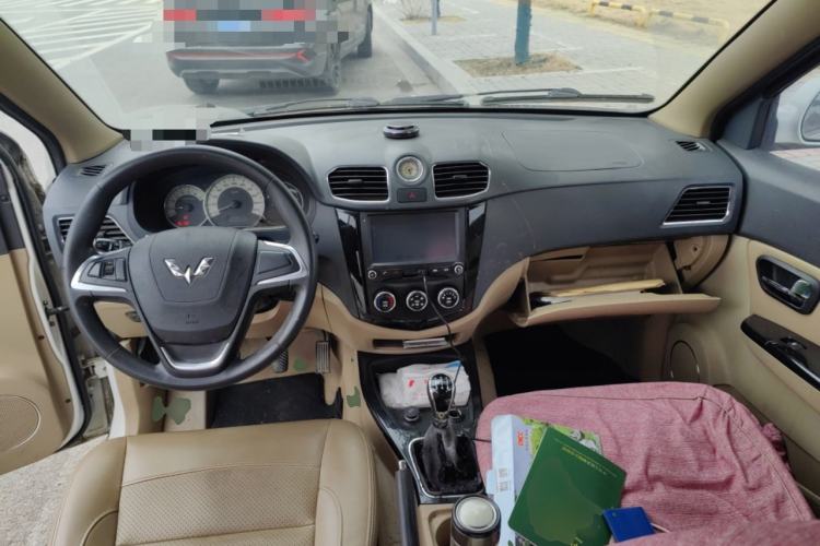 Used Wuling Hongguang 2014 1.5L S Luxury Model
