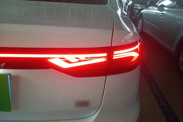 Used Geely Auto Emgrand 2023 4th Generation Champion Edition 1.5L CVT Prestige Model
