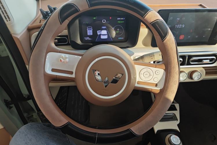 Used Wuling Hongguang MINIEV 2024 3rd Generation 215km Advanced Version
