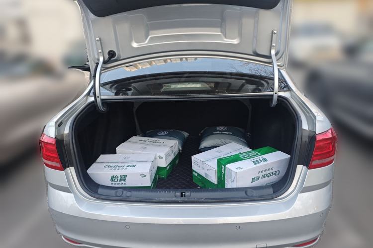 Used Volkswagen Lavida 2017 1.6L Manual Fashion Edition
