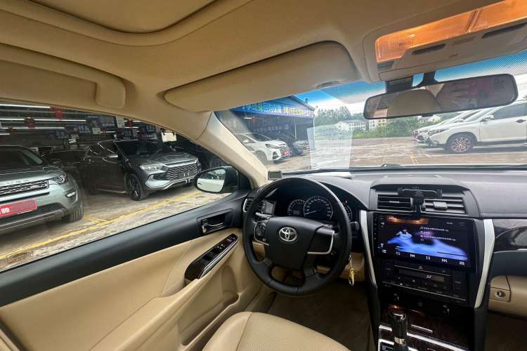 Used Toyota Camry 2016 2.0G 10th Anniversary Leading Edition
