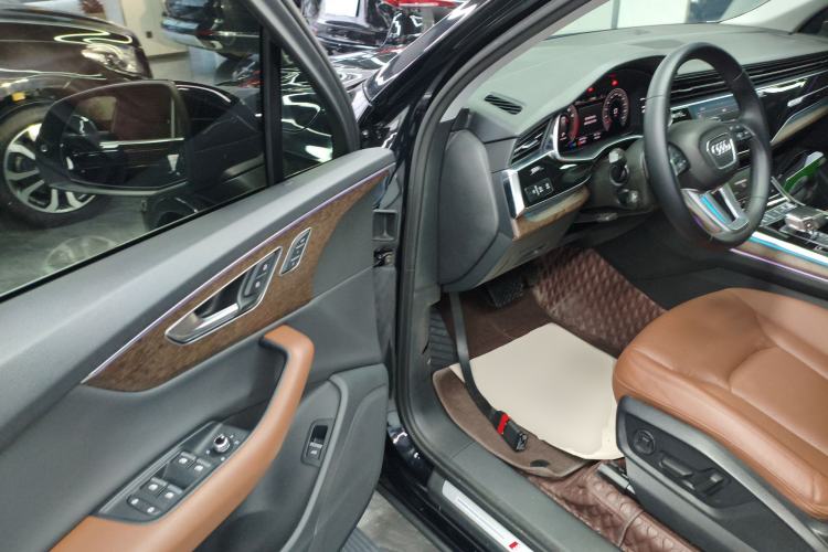 Used Audi Q7 2021 55 TFSI quattro S line Sport model