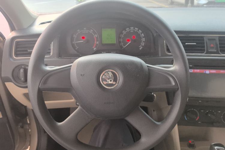 Used Skoda Rapid 2013 1.6L Automatic Smart Selection Model
