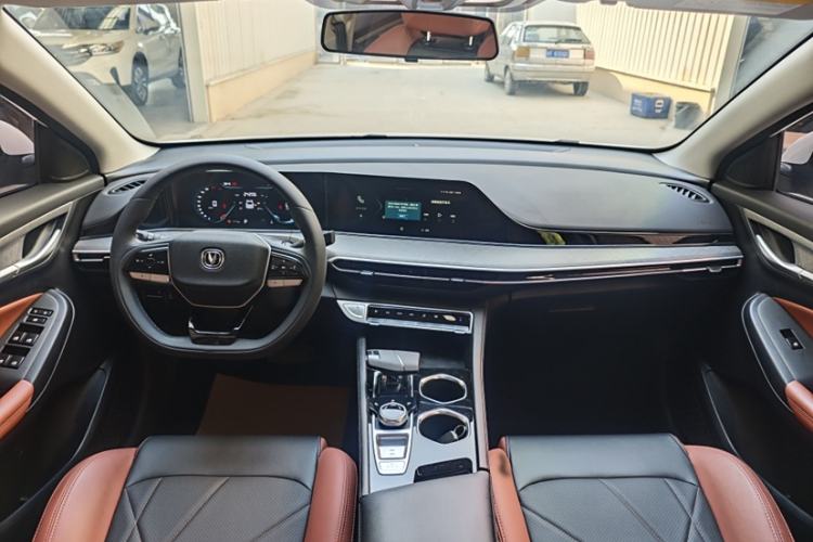 Used Changan Eado 2022 PLUS Blue Whale NE 1.4T GDI DCT Prestige Edition
