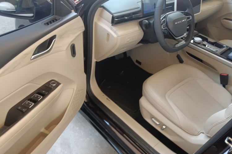 Used Wuling Xingguang 2023 150 Advanced Edition
