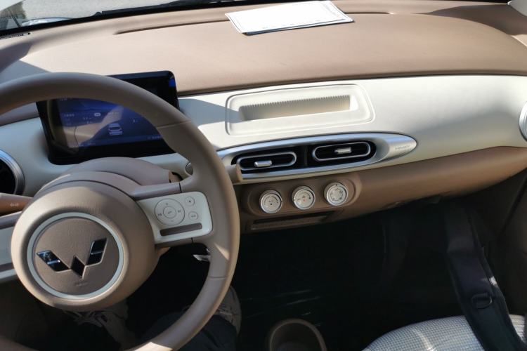 Used Wuling Hongguang MINIEV 2025 Four-Door Version Advanced Edition
