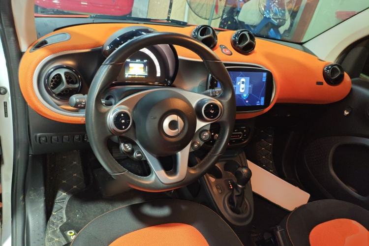 Used  fortwo 2015 1.0L 52 kW Hardtop Passion Edition
