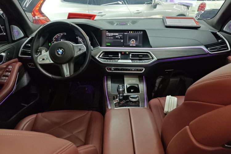 Used BMW X5 2022 xDrive 40Li M Sport Package
