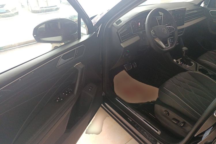 Used Volkswagen Tiguan L 2022 330TSI Automatic Two-Wheel Drive R-Line Enhanced Edition
