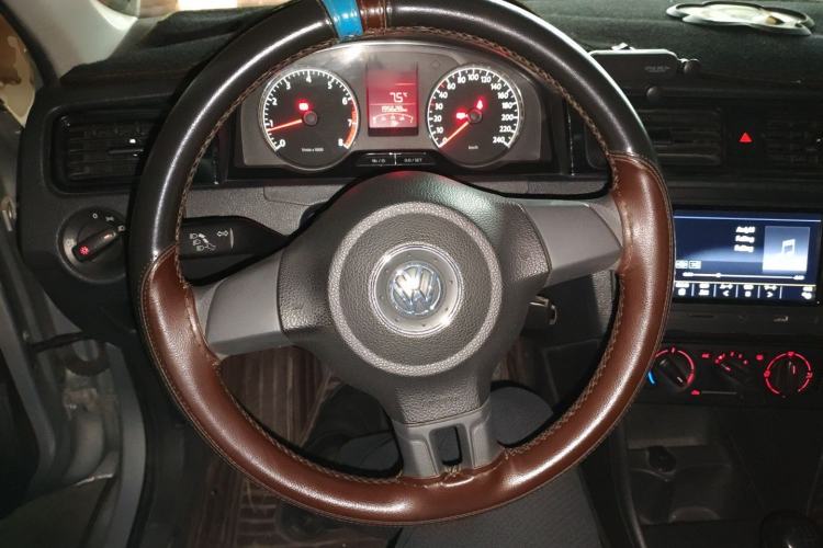 Used Volkswagen Santana 2013 1.6L Manual Fashion Edition
