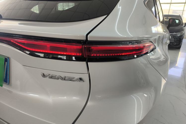 Used Toyota Venza 2023 2.0L CVT Two-Wheel Drive Luxury Edition
