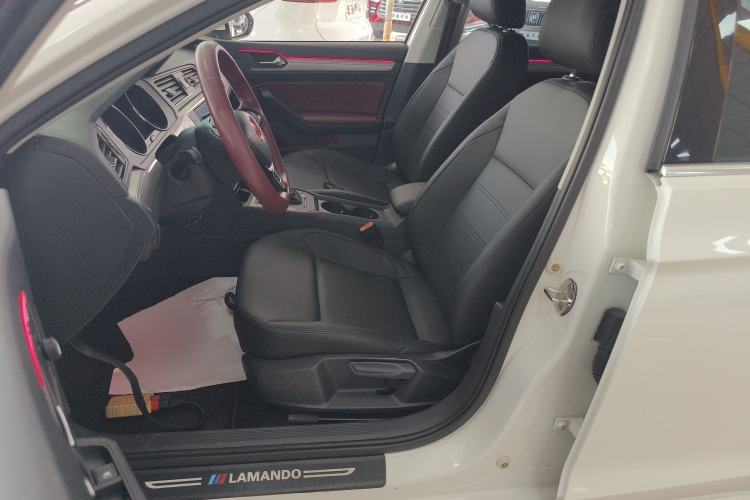 Used Volkswagen Lamando 2015 230TSI DSG Fashion Edition
