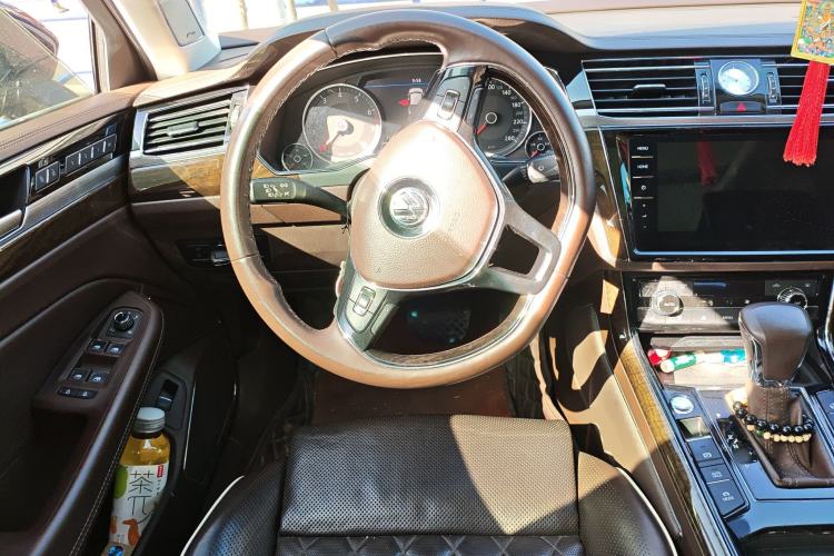 Used Volkswagen Phideon 2018 Revised Version 380TSI Two-Wheel-Drive Flagship Edition
