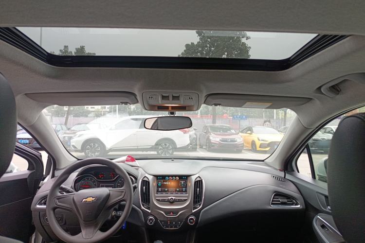 Used Chevrolet Cruze 2018 Hatchback 320 Automatic Pioneer Sunroof Edition
