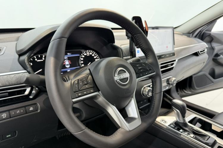 Used Nissan Teana 2024 2.0L SV Black Gold Edition
