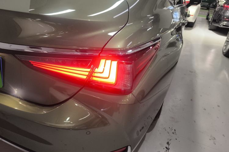 Used Lexus ES 2022 200 Excellence Edition
