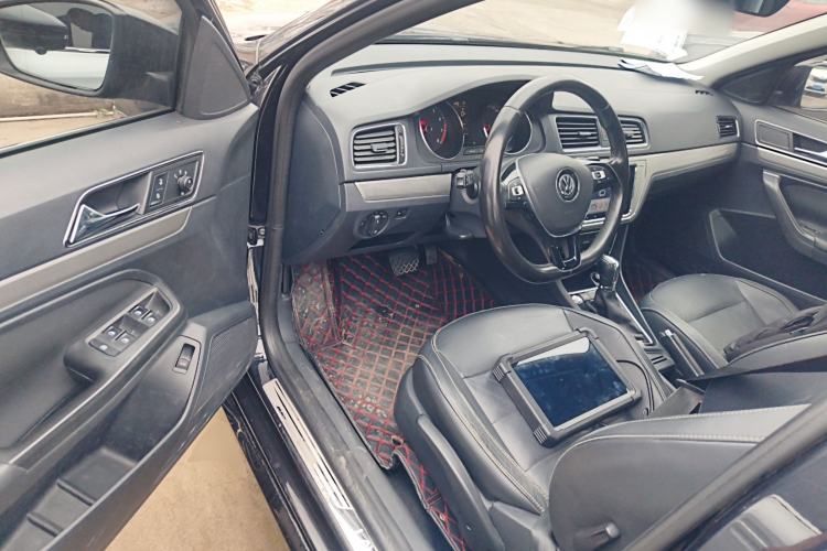 Used Volkswagen Lavida 2015 1.6L Automatic Comfort Edition
