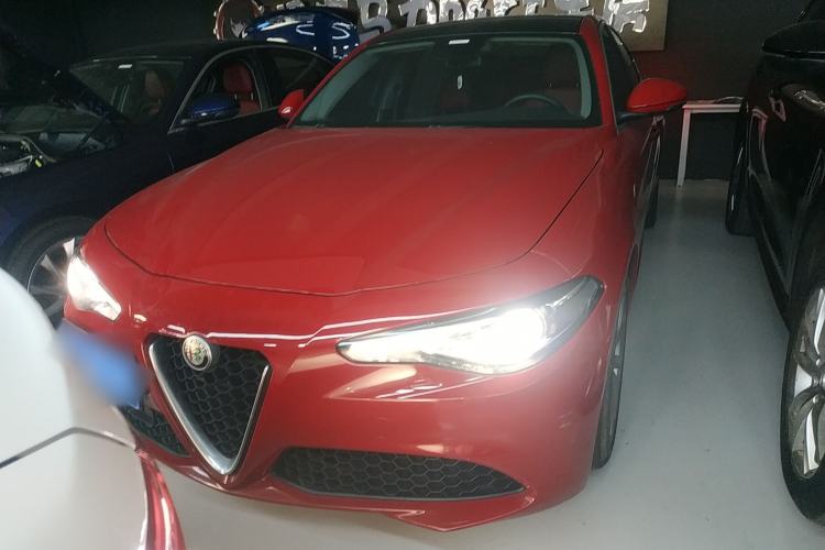 Used Alfa Romeo Giulia 2019 2.0T 280HP Luxury Edition
