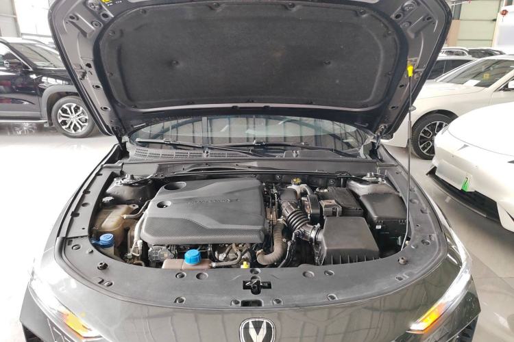 Used Changan UNI-V 2023 1.5T Prestige Model
