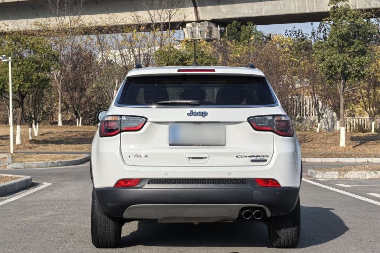 Used  Compass 2017 200T Automatic Family Edition
