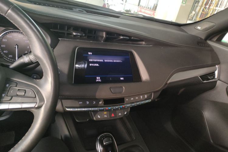 Used Cadillac XT4 2022 28T Two-Wheel-Drive Luxury Version
