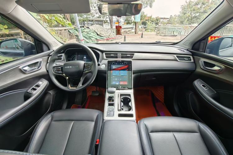 Used Roewe RX5 2023 PLUS 330TGI Automatic Trendsetting Smart Edition
